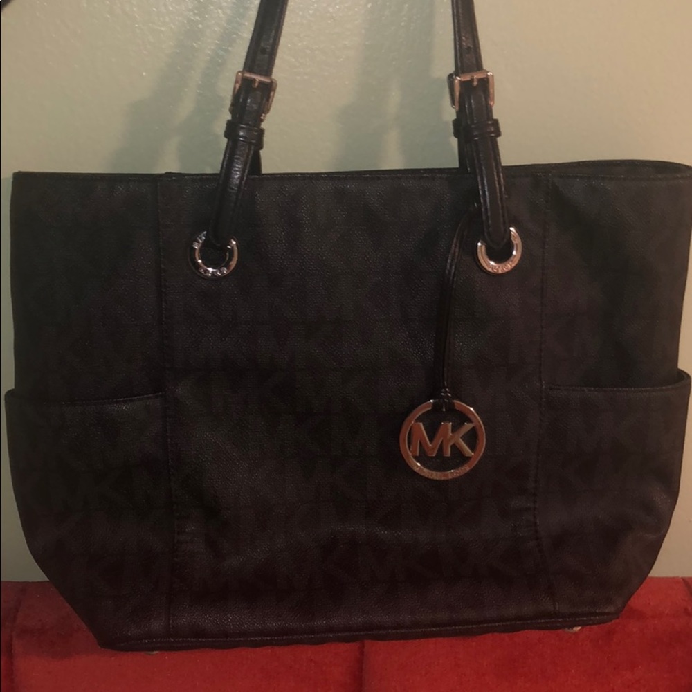 Micheal Kors Tote.